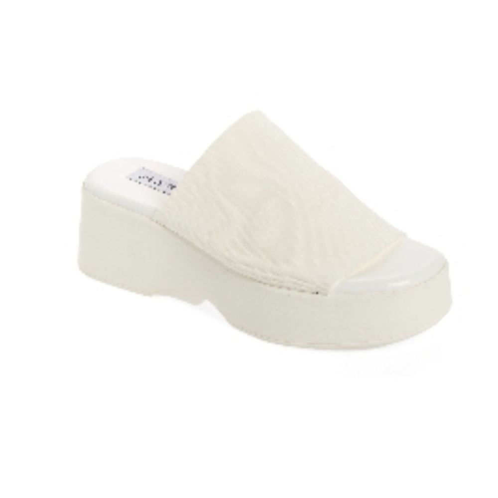 Steve Madden White/Cream Platform Slides